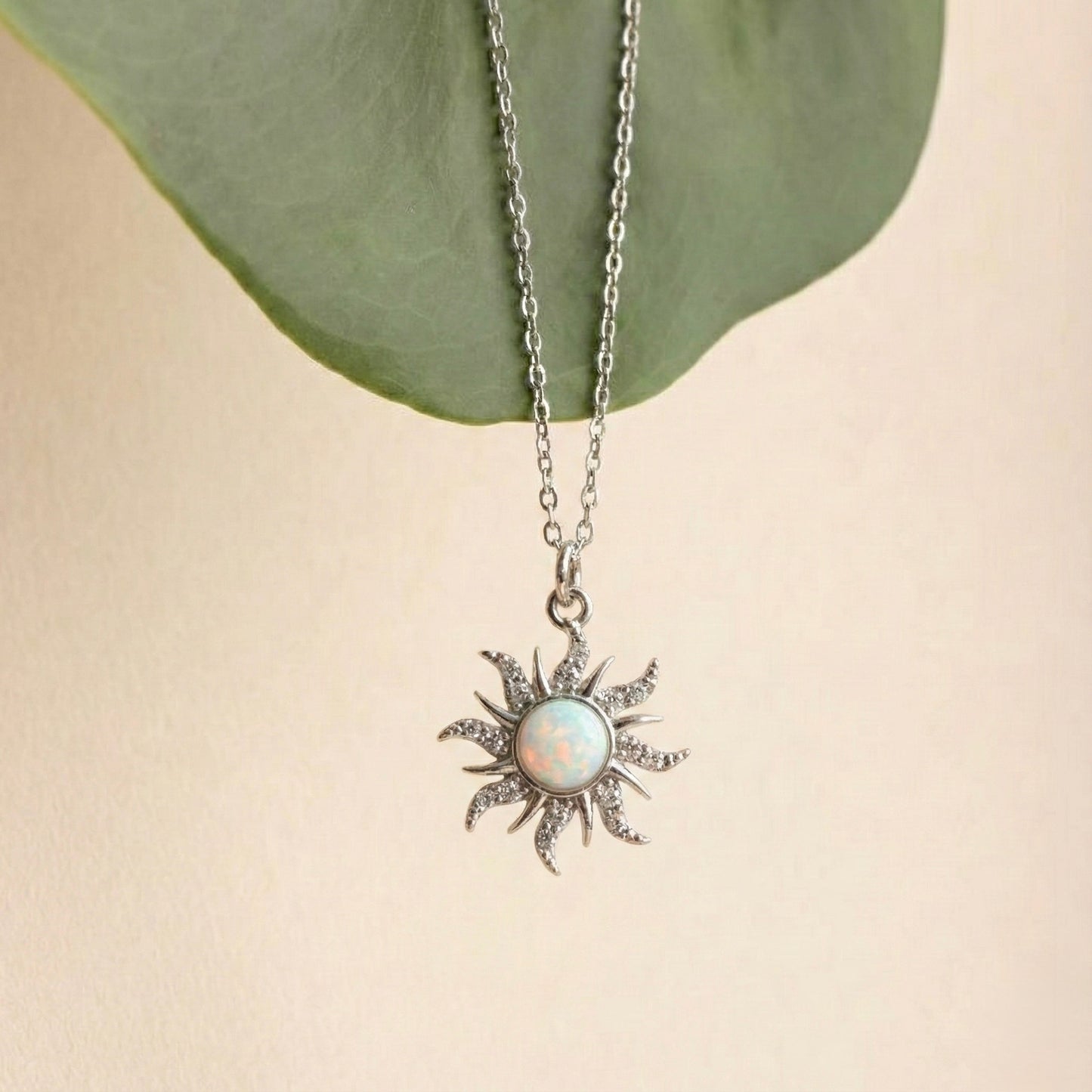 Beyaz Opal Güneş Kolye - 925 Ayar Gümüş