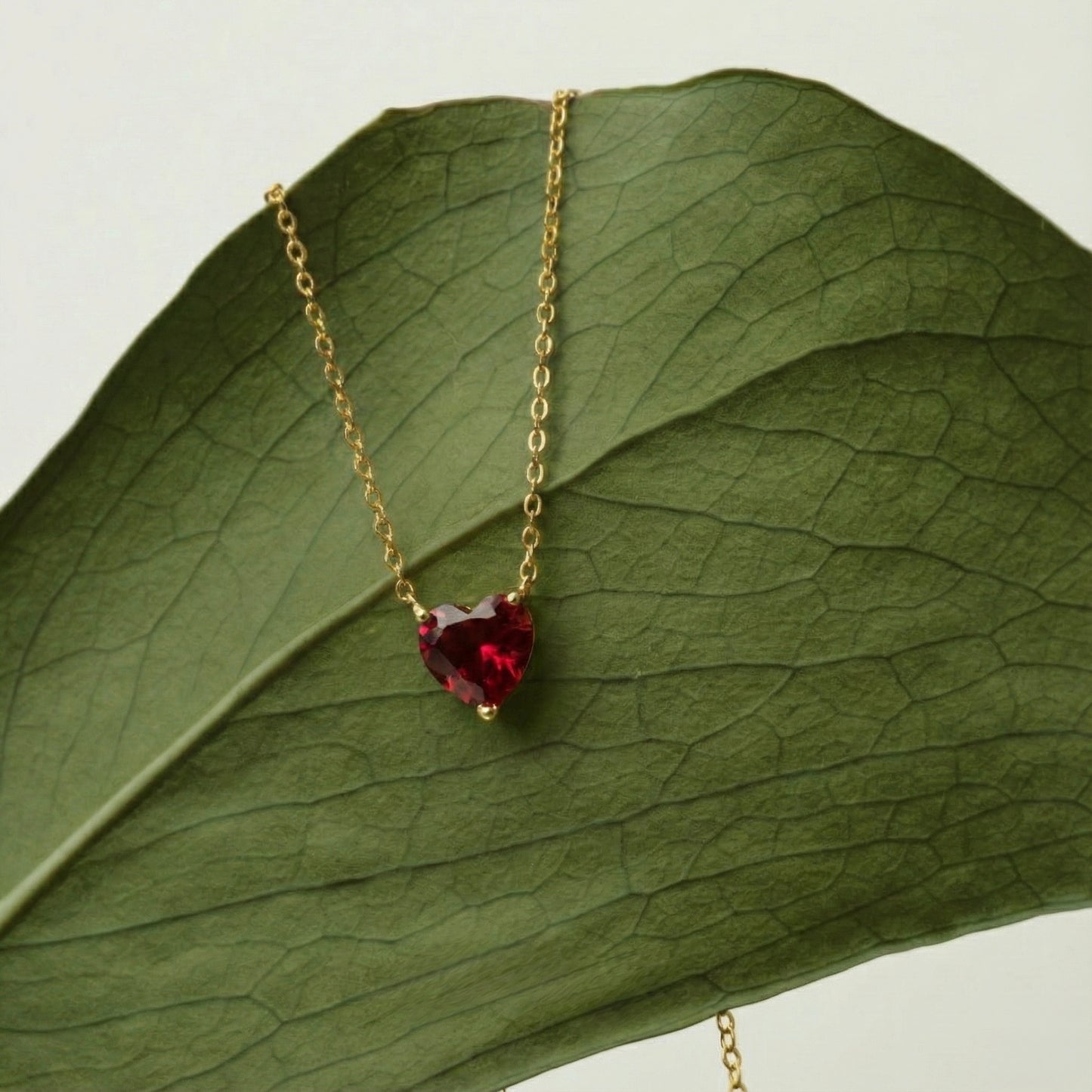 Kırmızı Kalp Kolye - 14K Altın Kaplama
