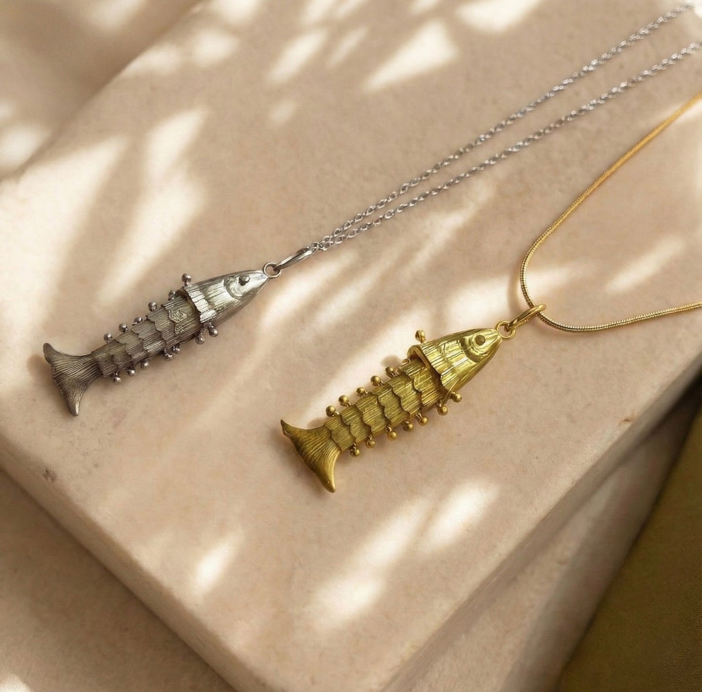 Hareketli Balık Figürlü Kolye - 14K Altın Kaplama