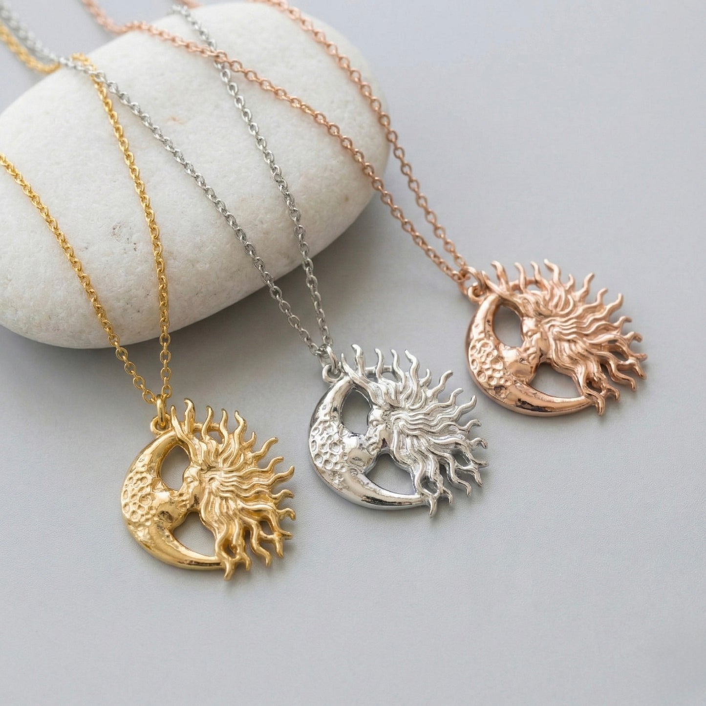 Celestial Kiss Kolye