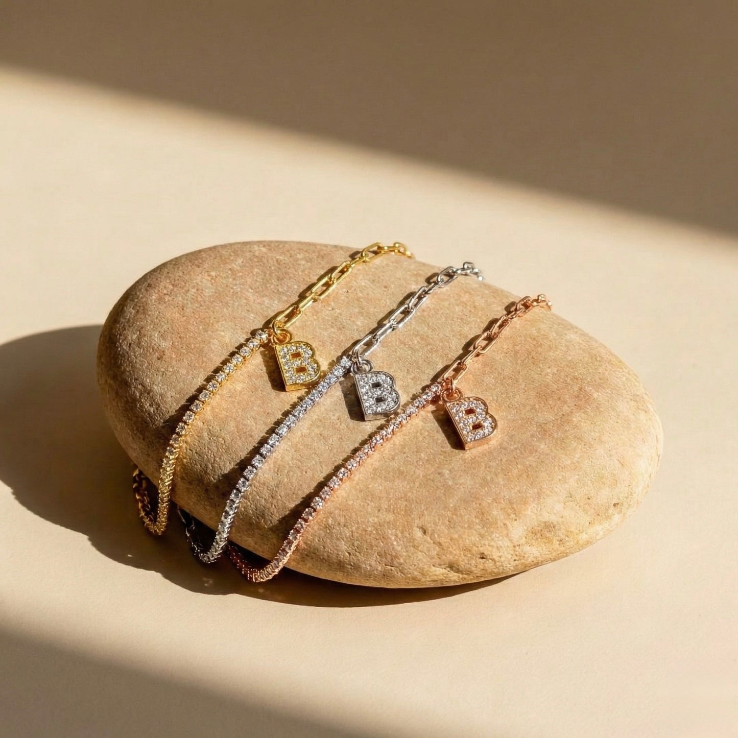 Aura Letter Charm Bileklik