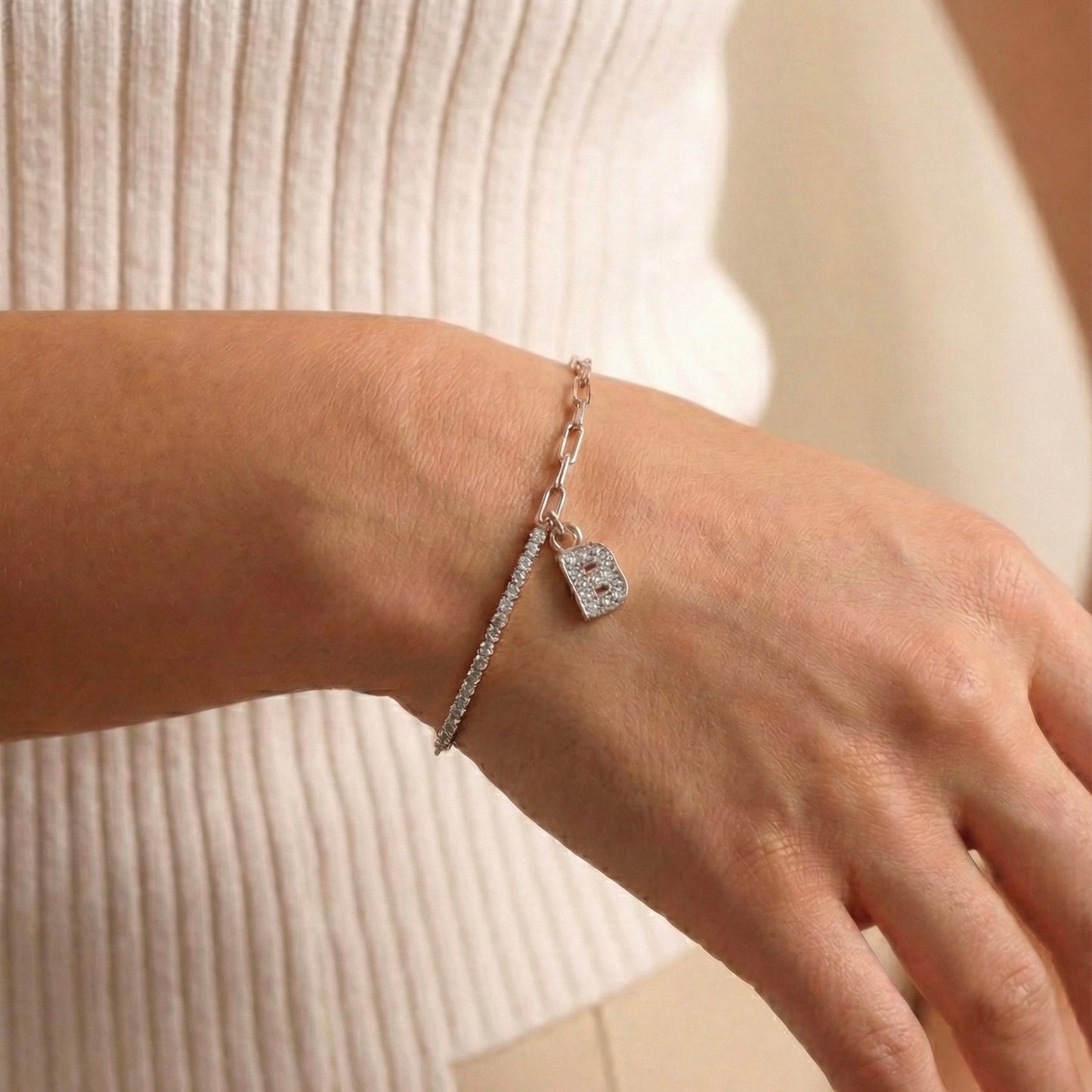 Aura Letter Charm Bileklik