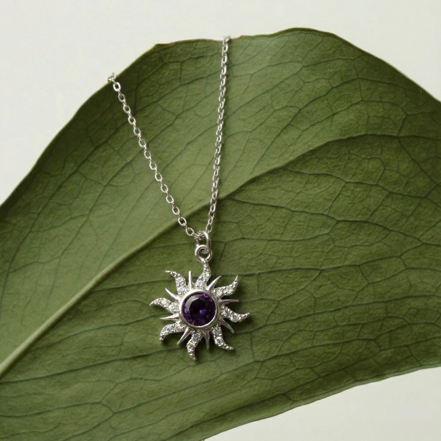 Siyah Güneş Kolye - 925 Ayar Gümüş