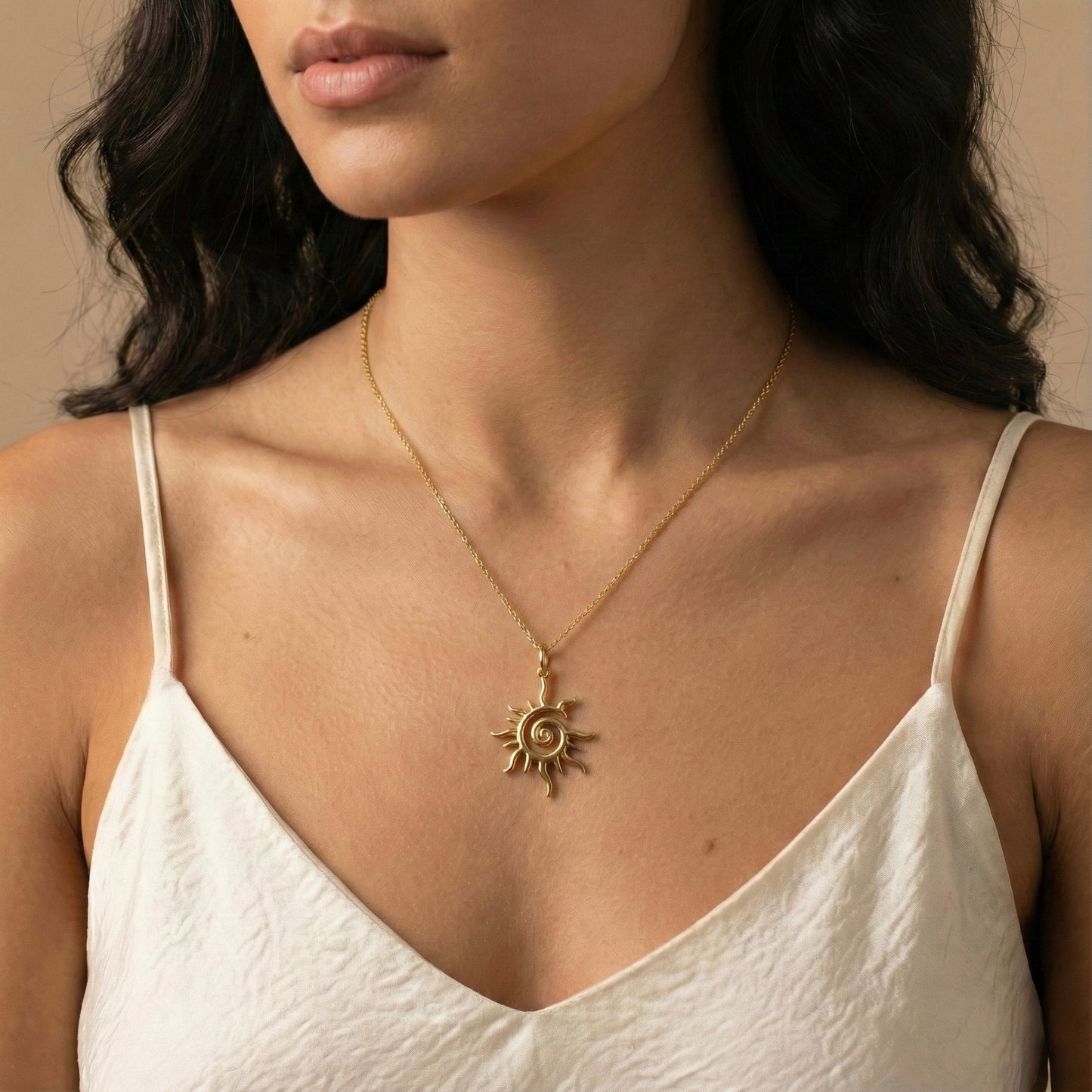 Sarmal Güneş Kolye - 14K Altın Kaplama