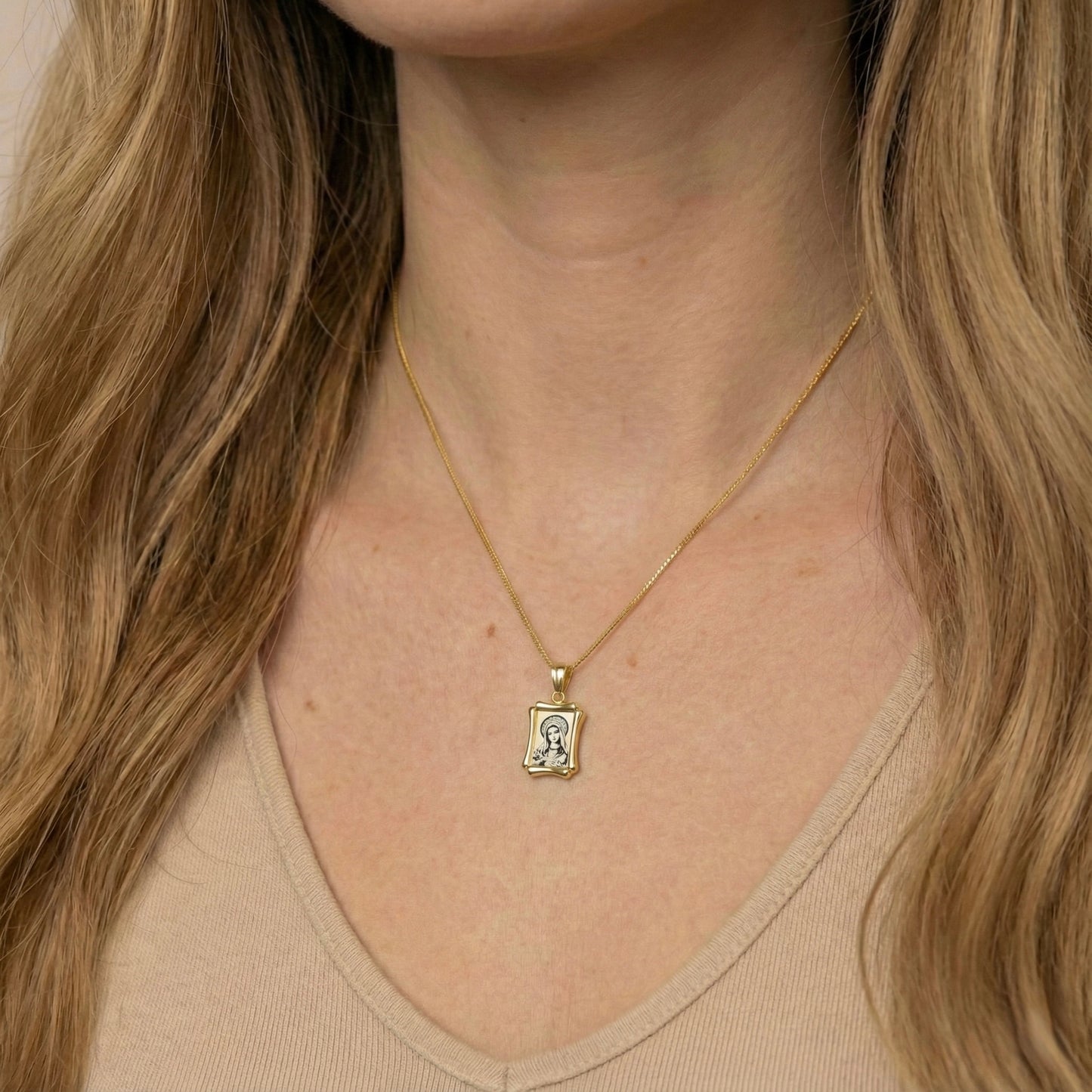 Meryem Ana Figürlü Madalyon Kolye - 14K Altın Kaplama