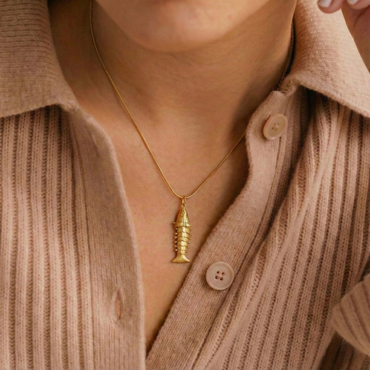 Hareketli Balık Figürlü Kolye - 14K Altın Kaplama