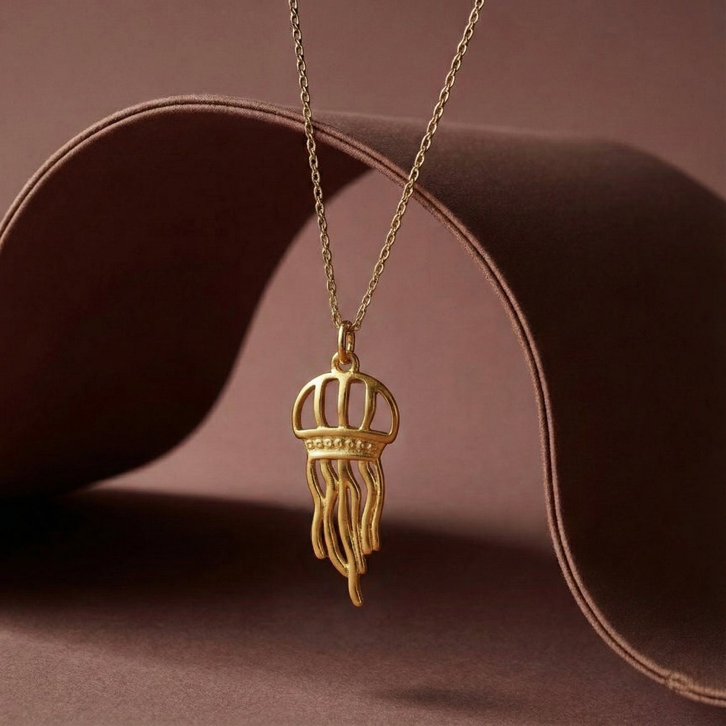 Denizanası Figürlü Kolye - 14K Altın Kaplama