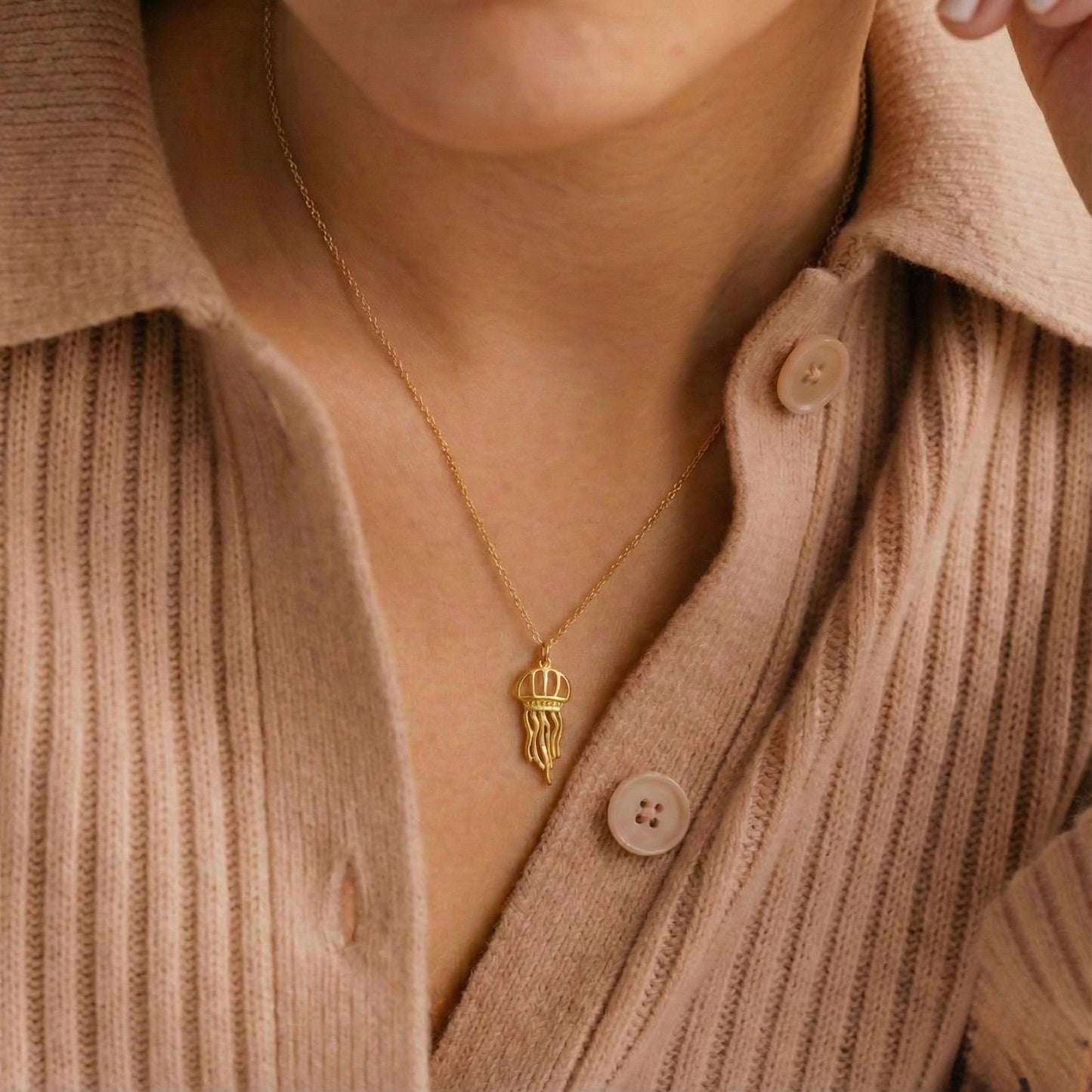 Denizanası Figürlü Kolye - 14K Altın Kaplama