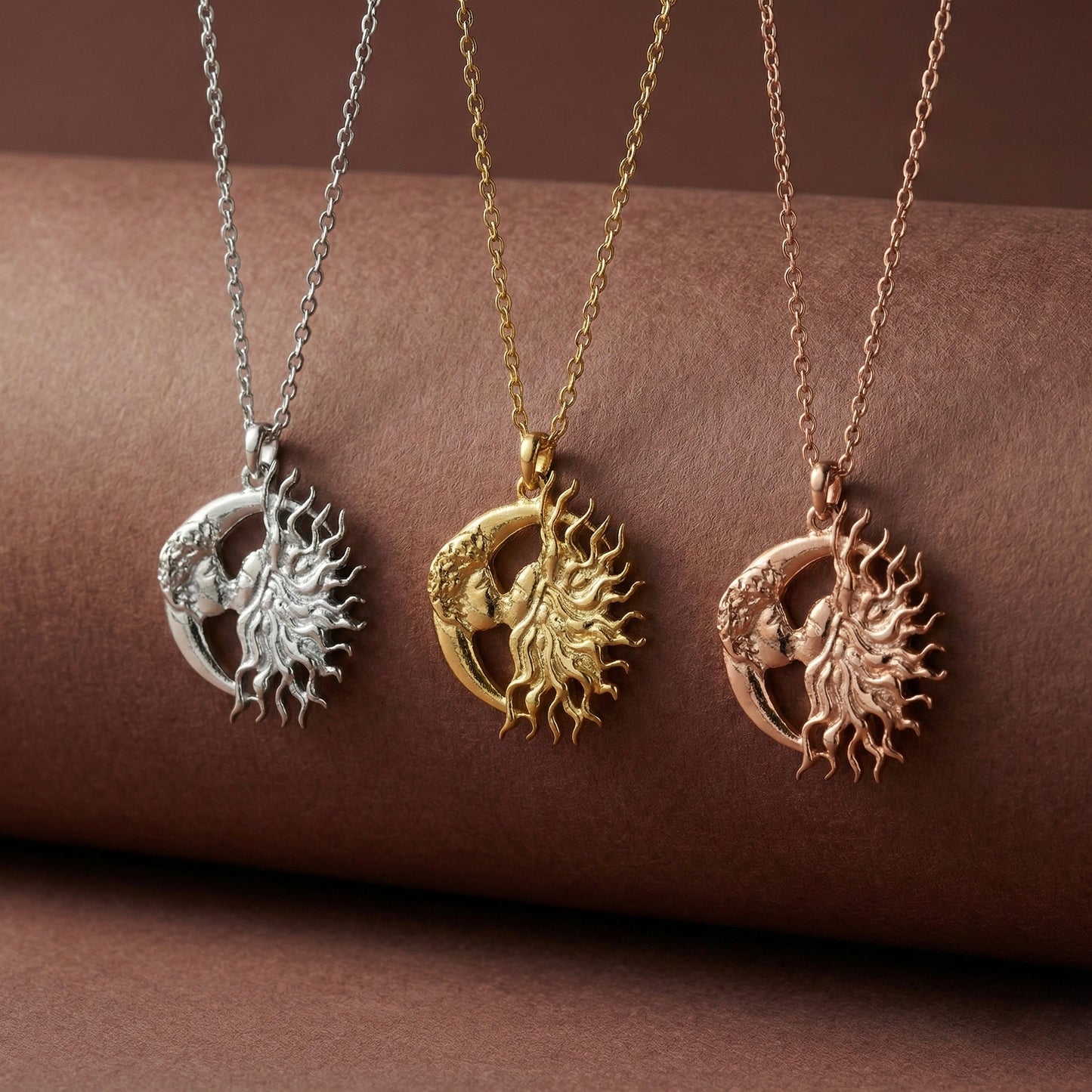 Celestial Kiss Kolye