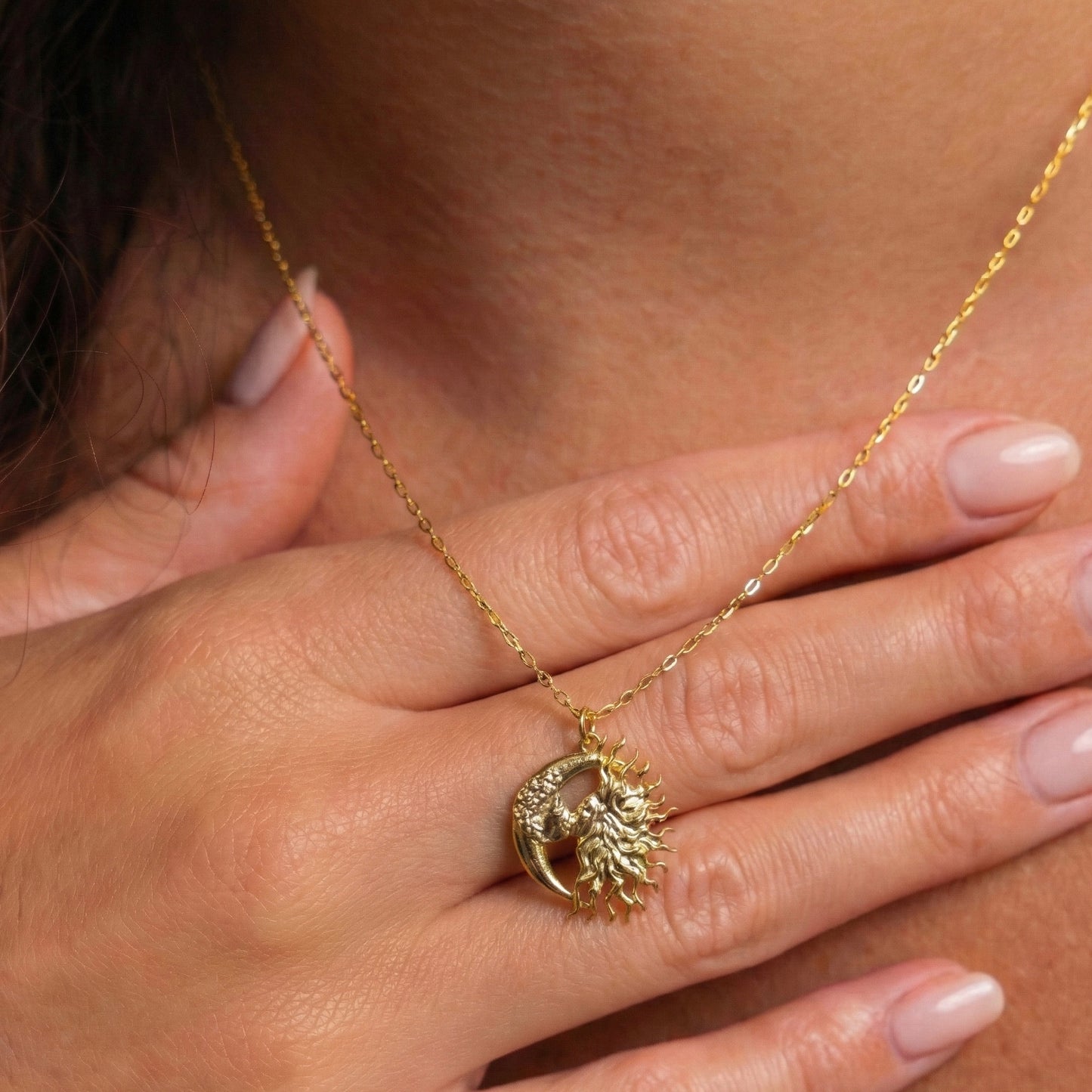 Celestial Kiss Kolye