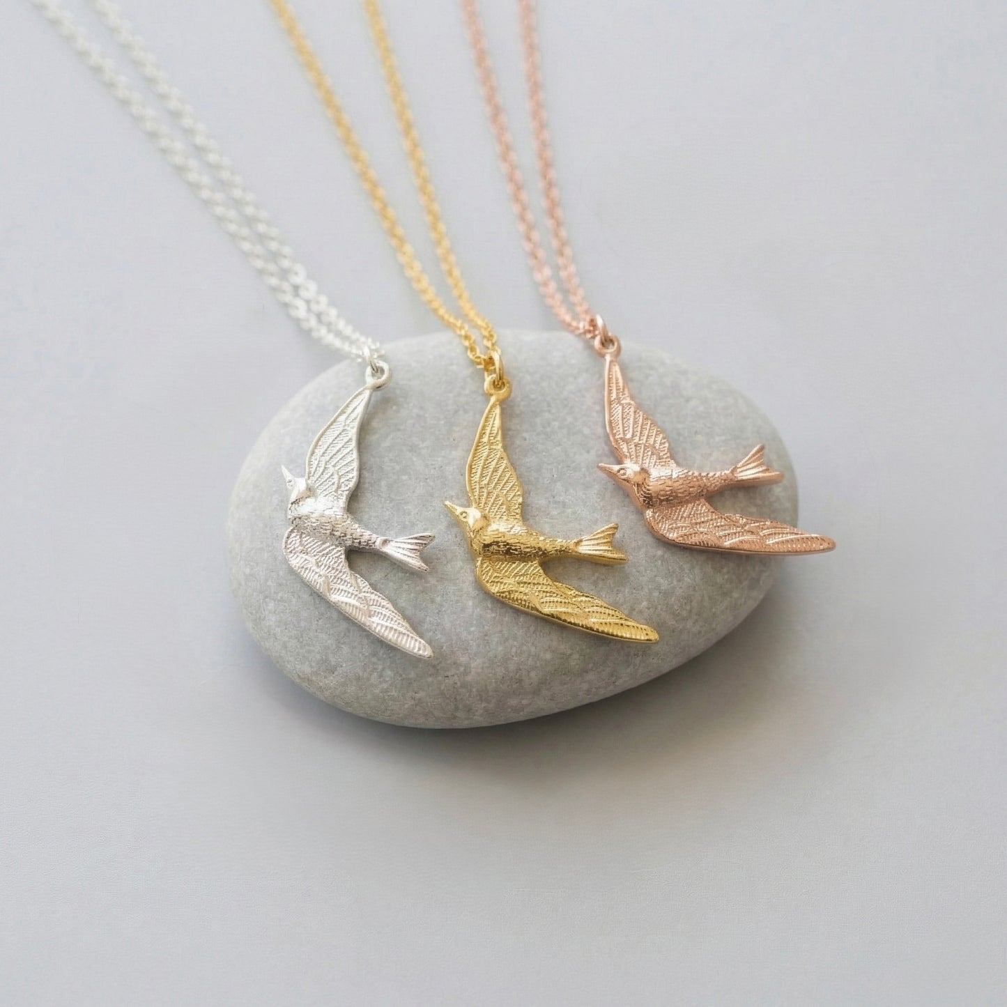 Soaring Swallow Kolye