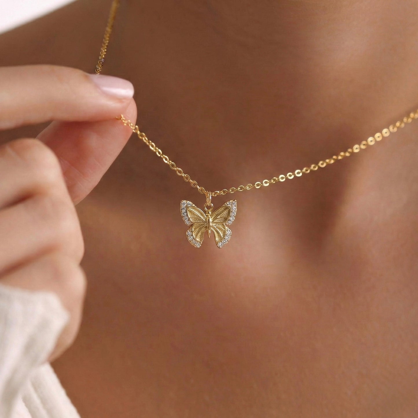 Monarch Butterfly Kolye