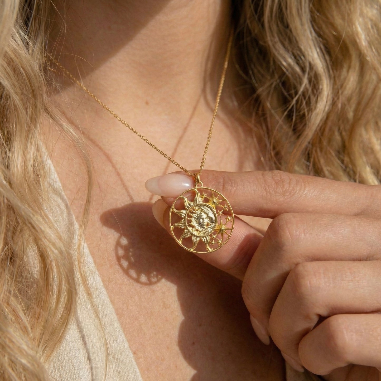 Celestial Solar Aura Kolye