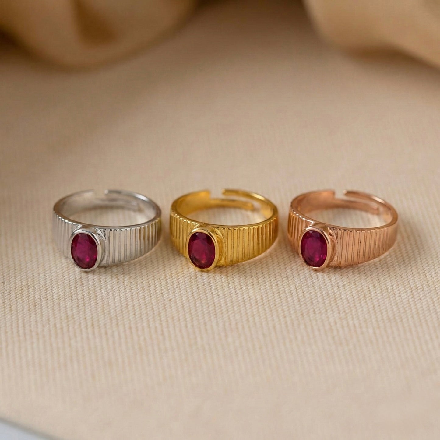 Ruby Ribbed Signet Yüzük