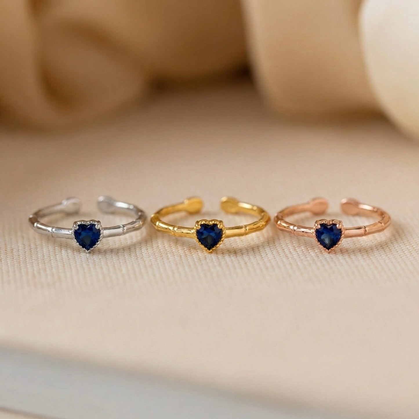 Petite Blue Heart Yüzük