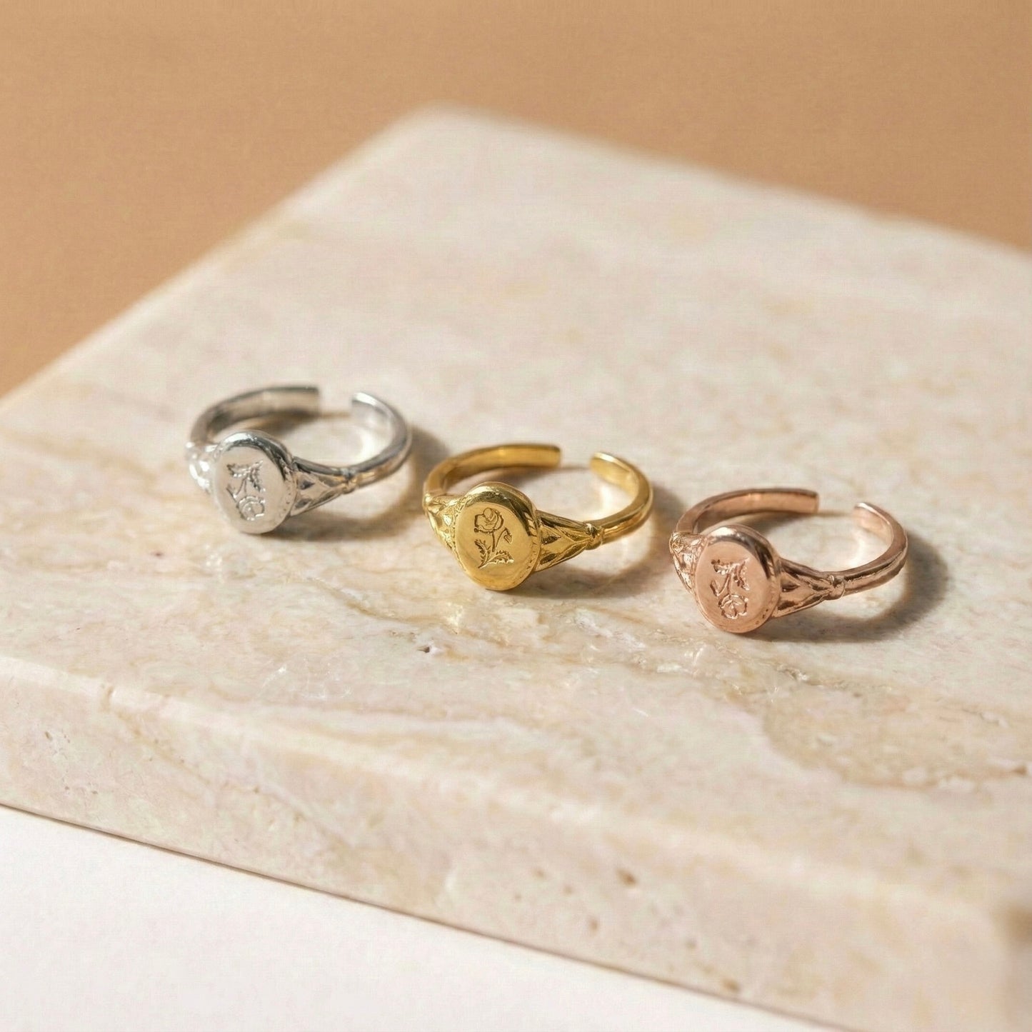 Birth Flower Signet Yüzük