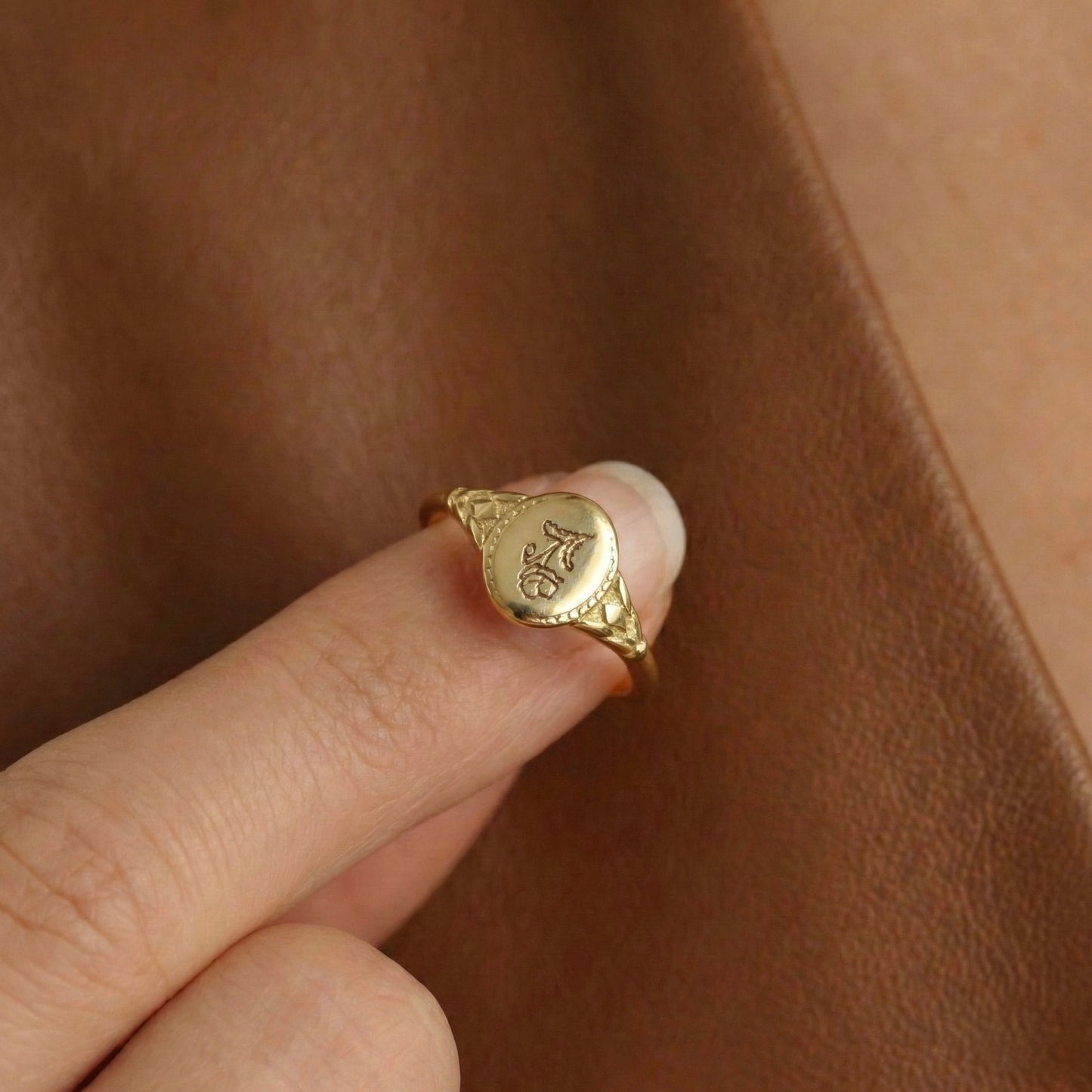 Birth Flower Signet Yüzük