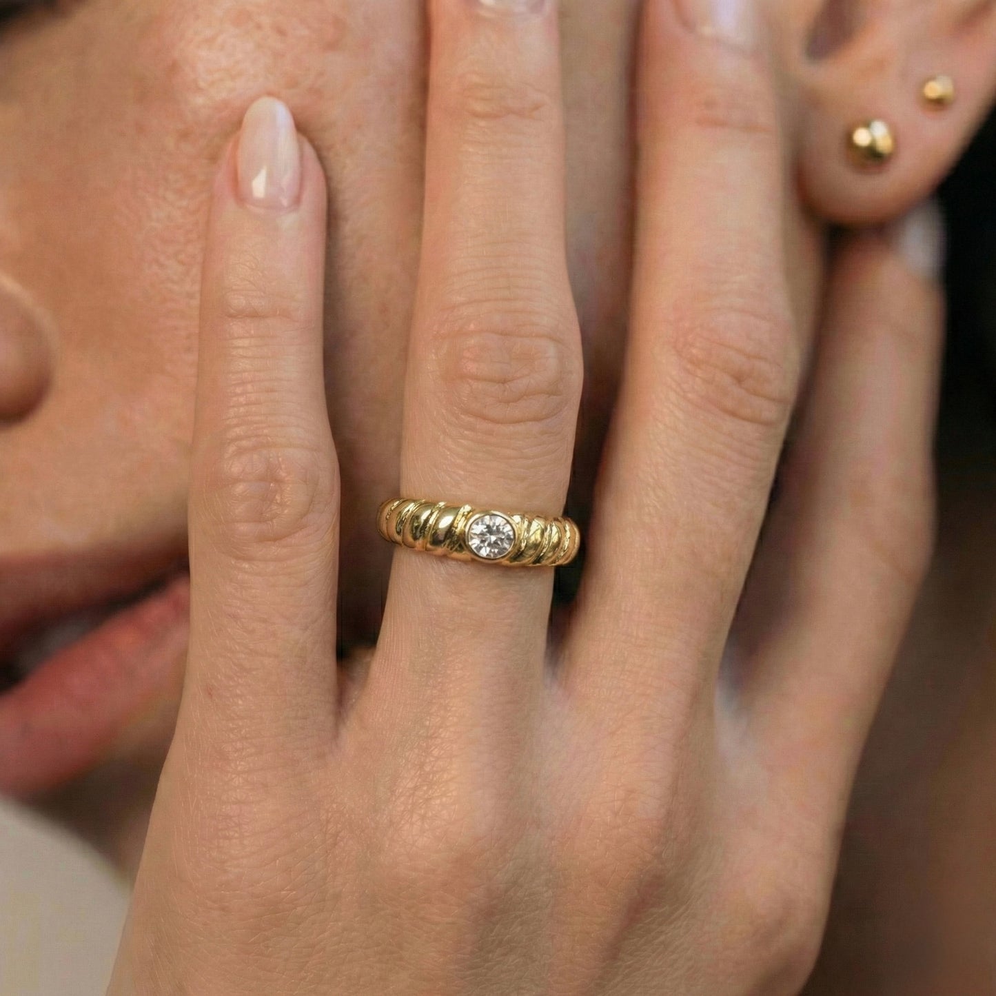 Crystal Ripple Band Yüzük