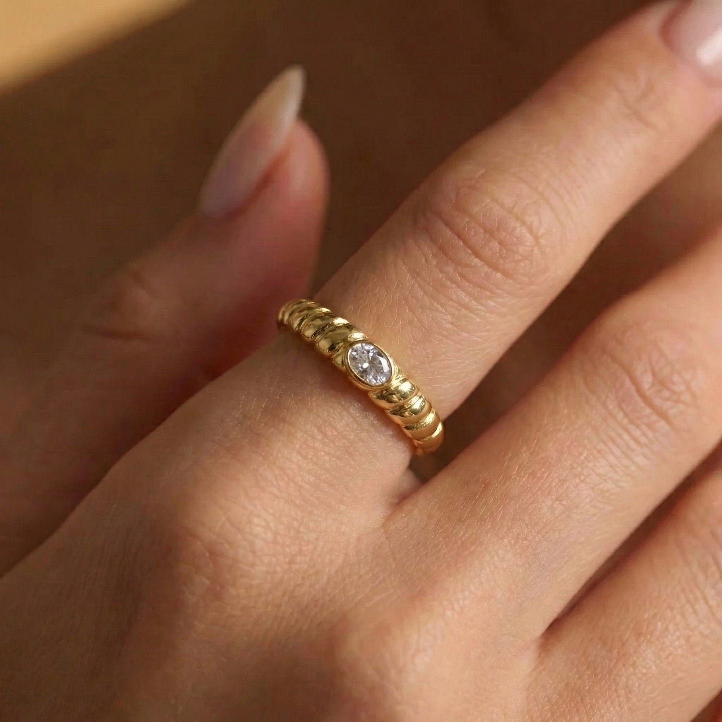 Crystal Ripple Band Yüzük