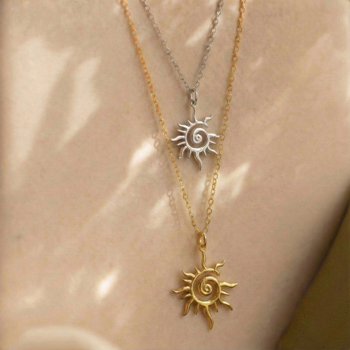 Spiral Sun Kolye