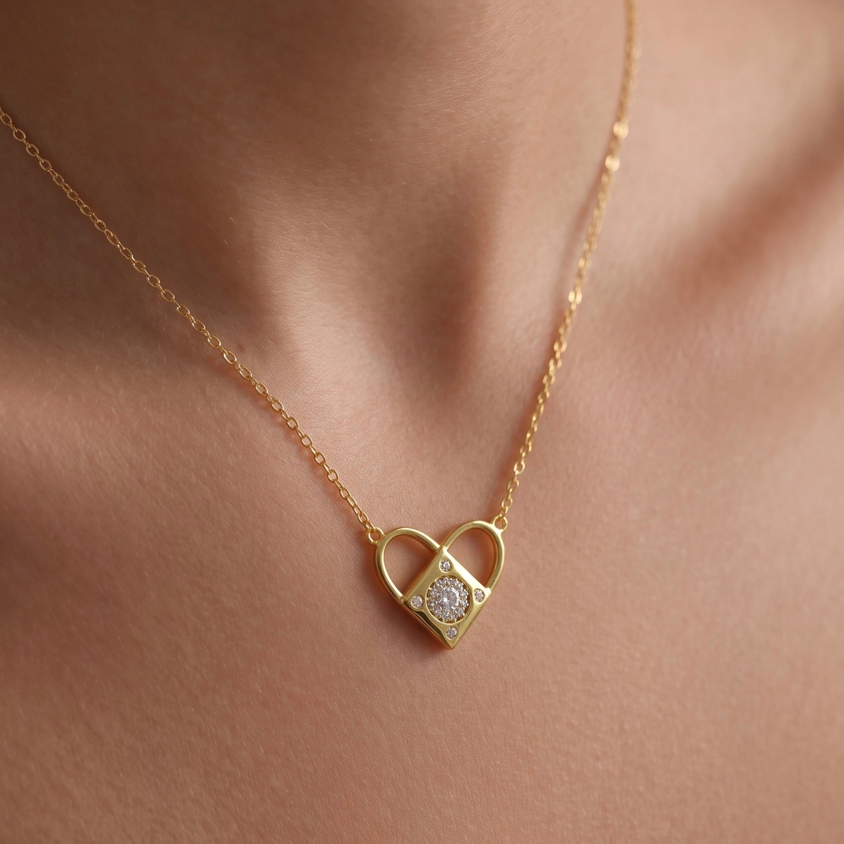 Pavé Heart Lock
