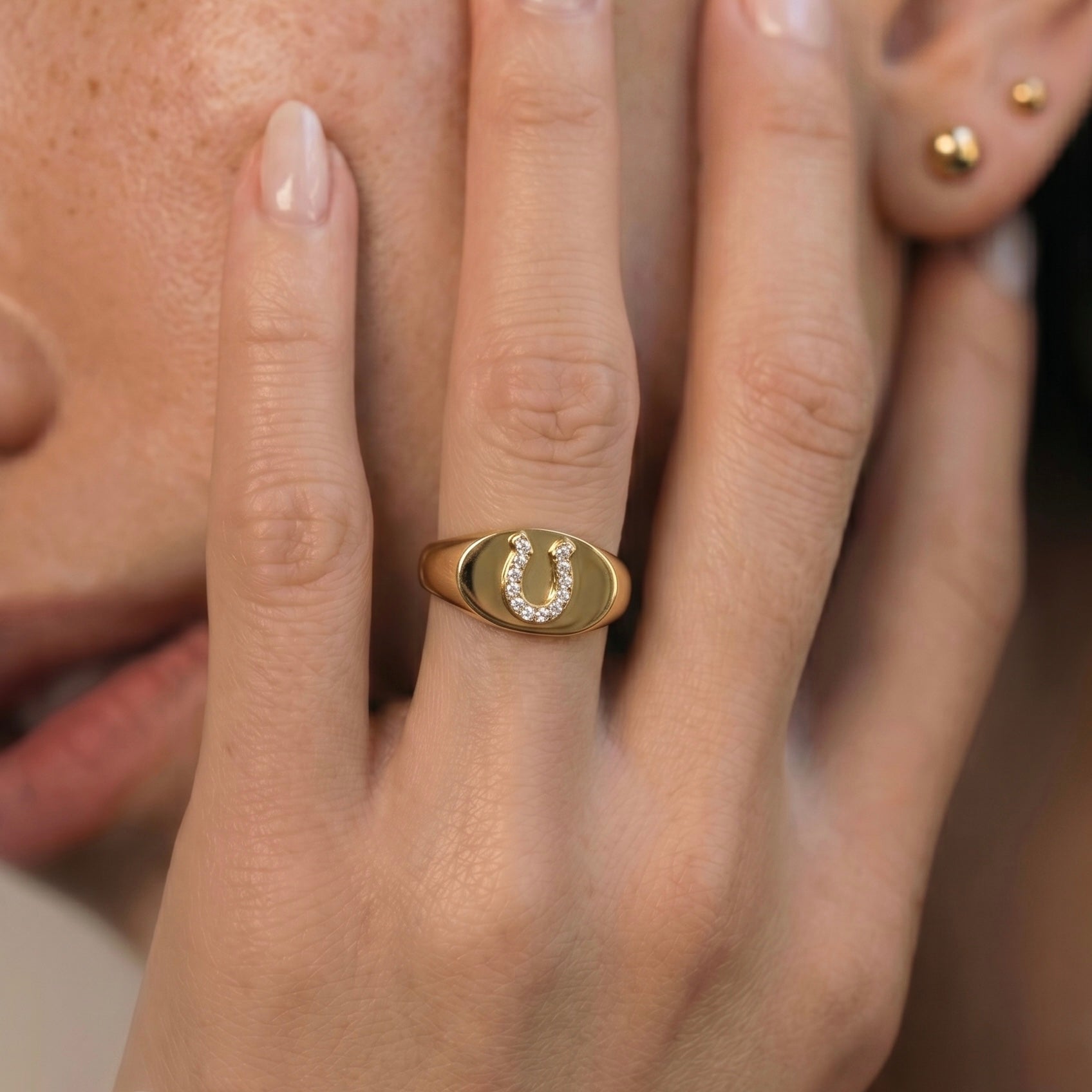 Horseshoe Signet